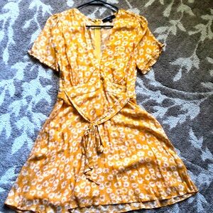 Lulus sundress size L floral yellow